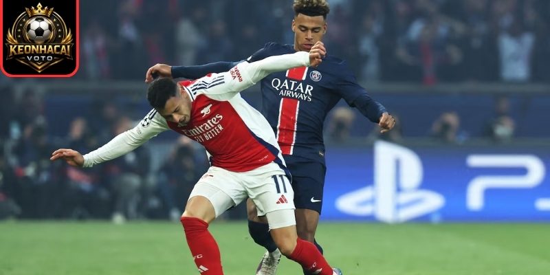 Arsenal nên tử thủ hay đôi công với PSG?
