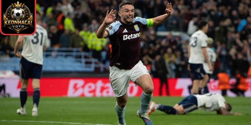 Aston Villa đè bẹp Freiburg để lên ngôi