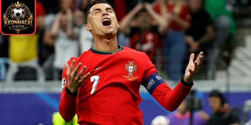Messi bùng nổ, Ronaldo gây thất vọng lớn